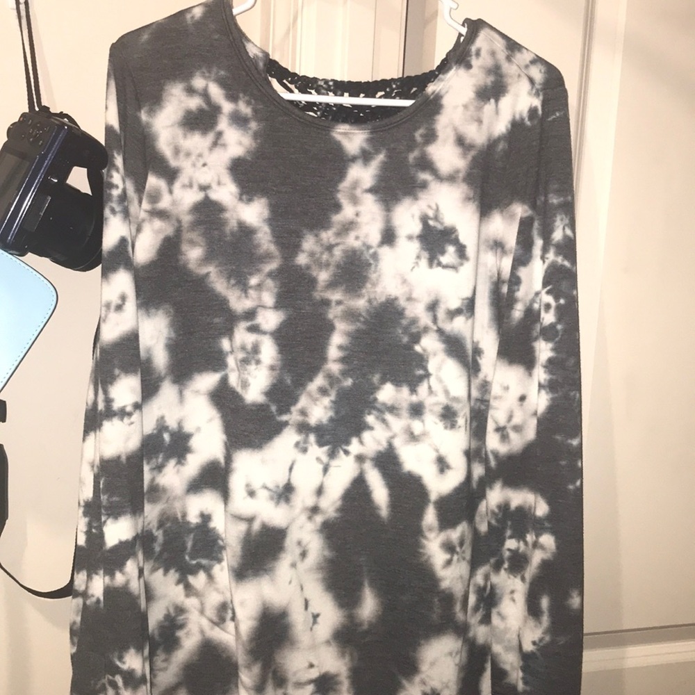 Long sleeve sweater/tee